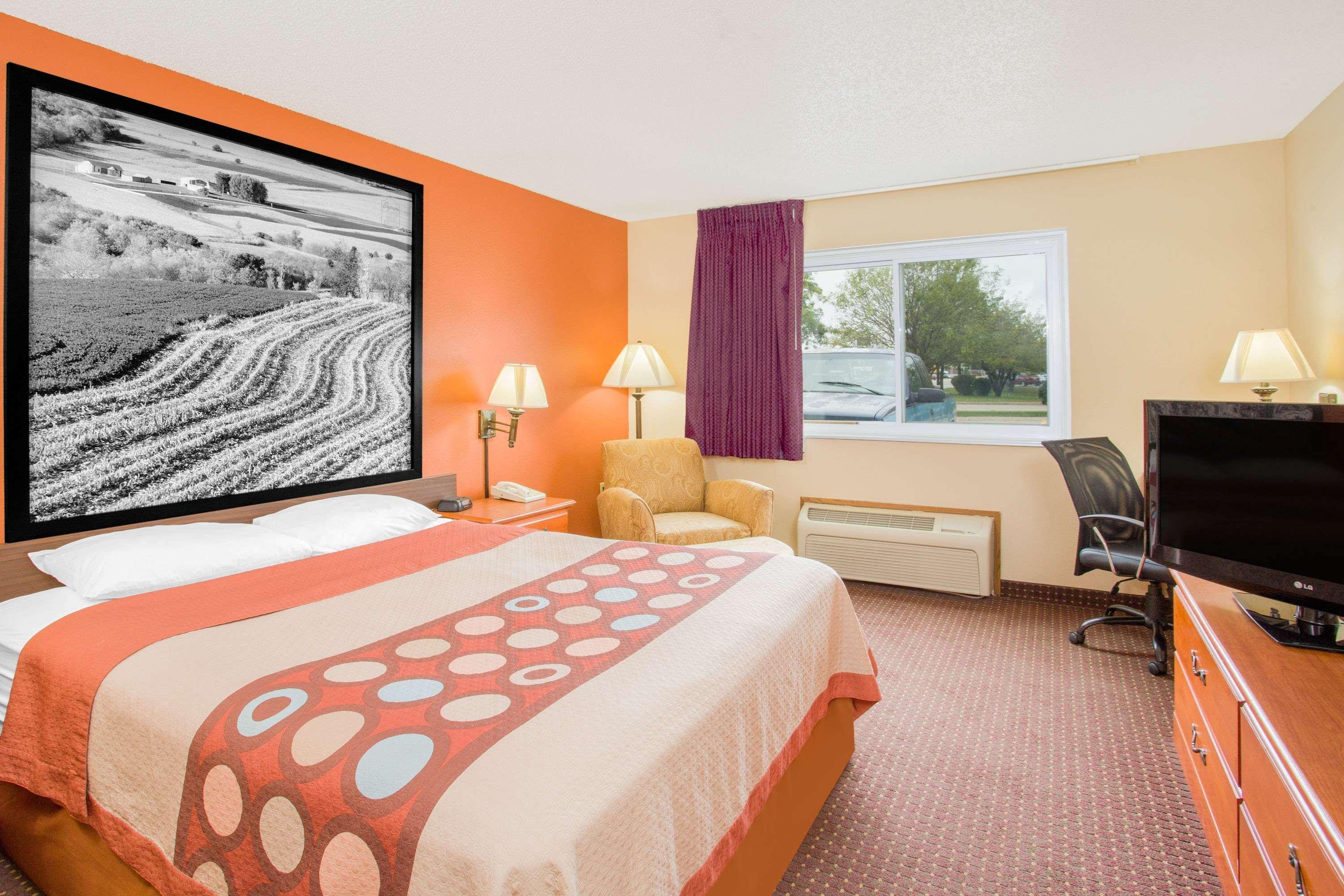 Super 8 By Wyndham Waverly Exteriér fotografie