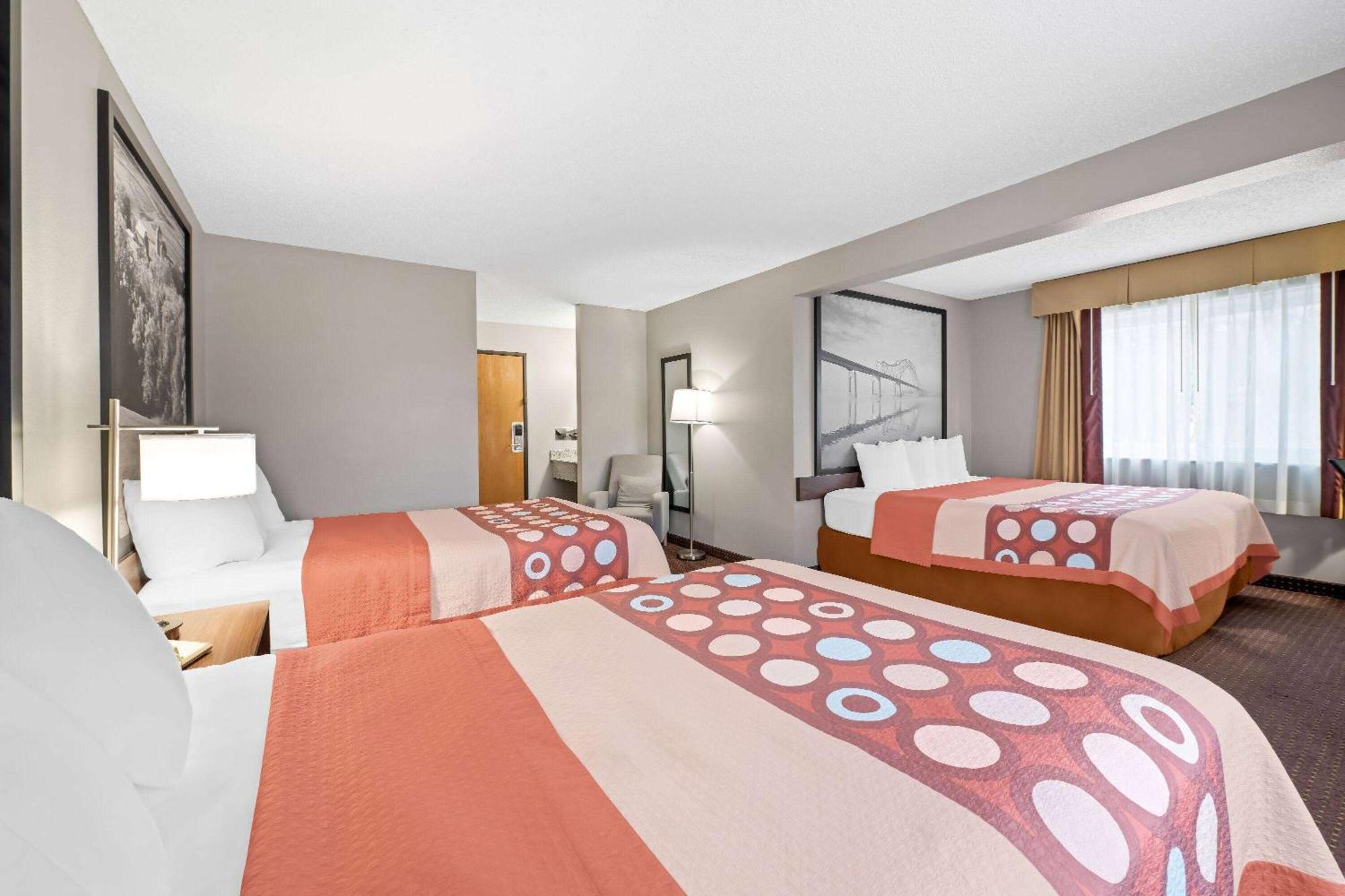 Super 8 By Wyndham Waverly Exteriér fotografie